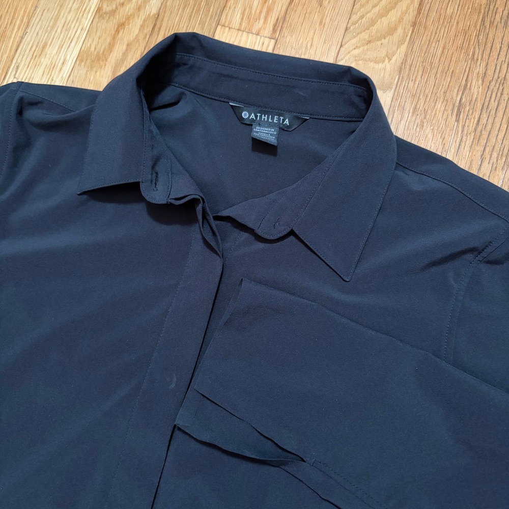 Athleta Urbanite Top 2.0 Shirt Women Medium‎ Black Hidden Placket Long Sleeve